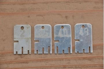 レトロ家具　昭和レトロ　1960年代シンプルなアンティーク四連ロッカー