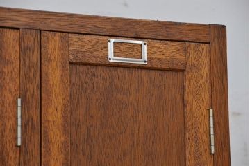 レトロ家具　昭和レトロ　1960年代シンプルな脚付きアンティーク四連ロッカー