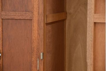 レトロ家具　昭和レトロ　1960年代シンプルな脚付きアンティーク四連ロッカー