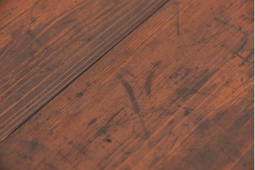 アンティーク家具　アンティーク　古い木の脚付き食器棚(収納棚)