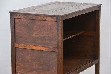 アンティーク家具　アンティーク　古い木の脚付き食器棚(収納棚)