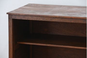 アンティーク家具　アンティーク　古い木の脚付き食器棚(収納棚)