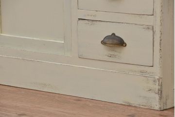 アンティーク家具　☆アンティーク　ペンキの剥げたモールガラス食器棚(収納棚)