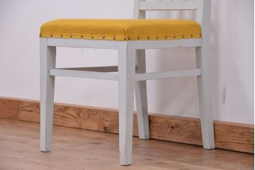 アンティーク家具　アンティーク　ペンキの剥げたシンプルな椅子(イス、チェア)