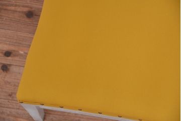 アンティーク家具　アンティーク　ペンキの剥げたシンプルな椅子(イス、チェア)