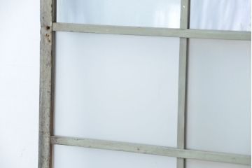 古民具・骨董　古い木味とペンキのはげたガラス戸(引き戸)