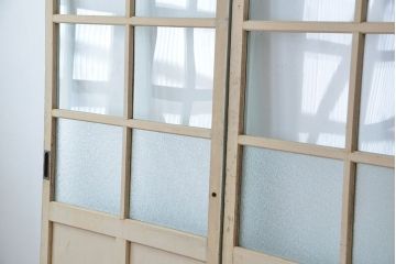 アンティーク　ダイヤガラス入り!シャビーな背の高いガラス戸2枚セット(引き戸)