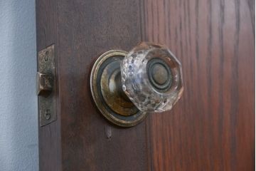 アンティーク　結霜ガラス!枠にチーク材を使ったガラスドア(扉)