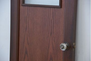 アンティーク　結霜ガラス!枠にチーク材を使ったガラスドア(扉)
