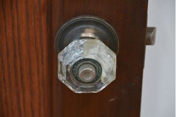 アンティーク　結霜ガラス!枠にチーク材を使ったガラスドア(扉)