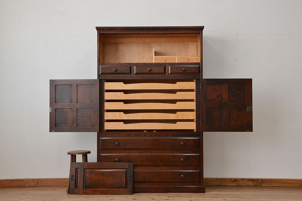 中古　北海道民芸家具　3段重ねチェスト、整理箪笥(定価約68万円)(整理タンス)