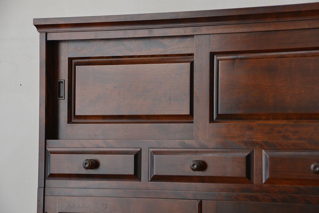 中古　北海道民芸家具　3段重ねチェスト、整理箪笥(定価約68万円)(整理タンス)