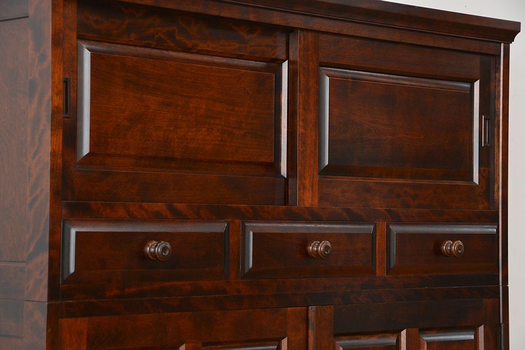 中古　北海道民芸家具　3段重ねチェスト、整理箪笥(定価約68万円)(整理タンス)