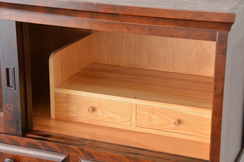 中古　北海道民芸家具　3段重ねチェスト、整理箪笥(定価約68万円)(整理タンス)