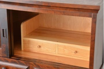 中古　北海道民芸家具　3段重ねチェスト、整理箪笥(定価約68万円)(整理タンス)