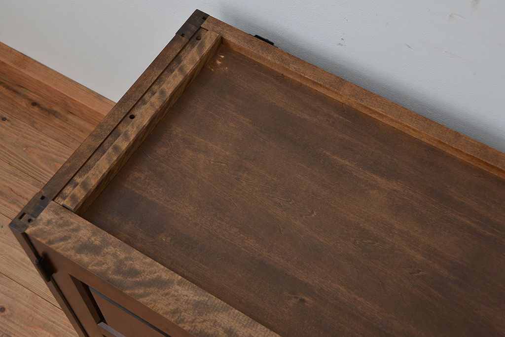 中古　北海道民芸家具　3段重ねチェスト、整理箪笥(定価約68万円)(整理タンス)