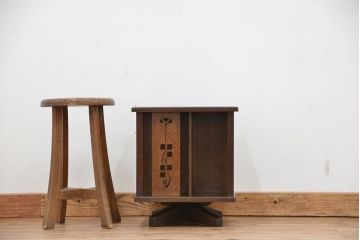 アンティーク家具　大正ロマン　ナラ材のかわいらしい卓上リボルビングブックシェルフ(本棚)