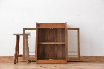 レトロ家具　昭和レトロ　古い木の小さなモールガラス収納棚(飾り棚、本箱)