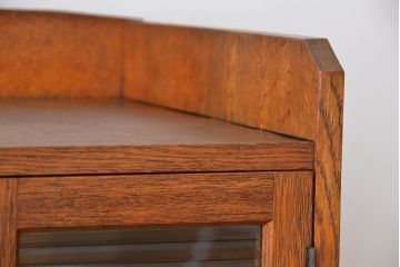 レトロ家具　昭和レトロ　古い木の小さなモールガラス収納棚(飾り棚、本箱)