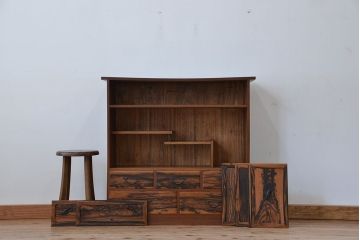 アンティーク家具　古民具・骨董　特注品黒柿孔雀杢と欅材の上質な茶箪笥(水屋箪笥、食器棚、収納棚)