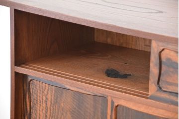 アンティーク家具　古民具・骨董　特注品黒柿孔雀杢と欅材の上質な茶箪笥(水屋箪笥、食器棚、収納棚)
