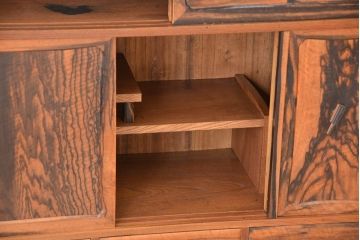 アンティーク家具　古民具・骨董　特注品黒柿孔雀杢と欅材の上質な茶箪笥(水屋箪笥、食器棚、収納棚)