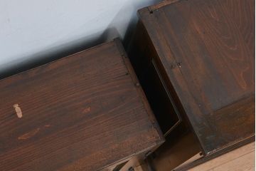 アンティーク家具　☆アンティーク　モールガラス入り三段重ねブックケース(本箱、本棚)