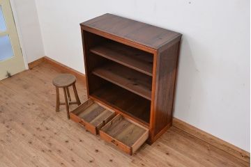 アンティーク家具　アンティーク　古い木の引き出し付き飾り棚(本棚)