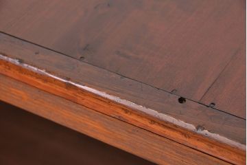 アンティーク家具　アンティーク　古い木の引き出し付き飾り棚(本棚)