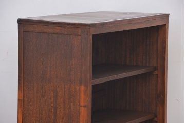 アンティーク家具　アンティーク　古い木の引き出し付き飾り棚(本棚)