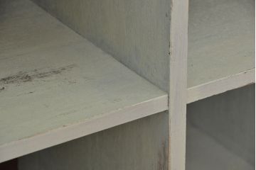 レトロ家具　昭和レトロ　大振りなアンティークペイントマス目棚(升目棚、飾り棚、陳列棚)
