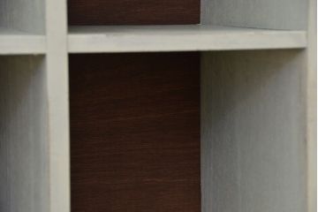 レトロ家具　昭和レトロ　大振りなアンティークペイントマス目棚(升目棚、飾り棚、陳列棚)