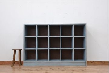 レトロ家具　昭和レトロ　古い木のアンティークペイントマス目棚(升目棚、飾り棚、陳列棚)