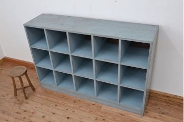 レトロ家具　昭和レトロ　古い木のアンティークペイントマス目棚(升目棚、飾り棚、陳列棚)