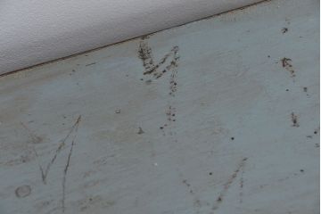 レトロ家具　昭和レトロ　古い木のアンティークペイントマス目棚(升目棚、飾り棚、陳列棚)