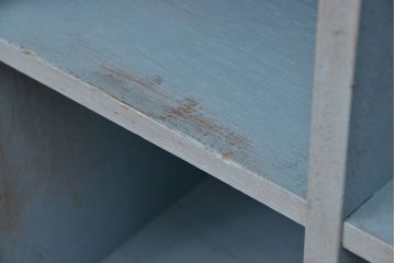 レトロ家具　昭和レトロ　古い木のアンティークペイントマス目棚(升目棚、飾り棚、陳列棚)
