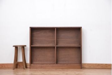 レトロ家具　昭和レトロ　古い木のシンプルな薄型飾り棚(3)(本棚)