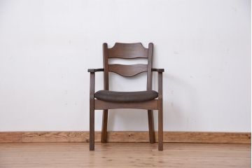 中古　飛騨の家具　ナラ材の使い込まれたアームチェア(椅子)