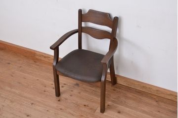 中古　飛騨の家具　ナラ材の使い込まれたアームチェア(椅子)