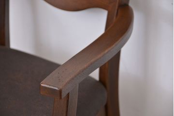 中古　飛騨の家具　ナラ材の使い込まれたアームチェア(椅子)