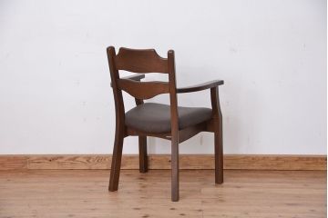 中古　飛騨の家具　ナラ材の使い込まれたアームチェア(椅子)