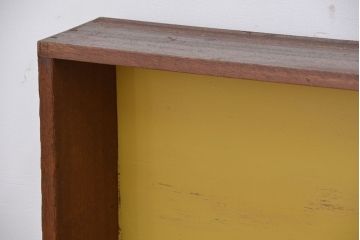 レトロ家具　昭和レトロ　シンプルなペイント薄型飾り棚(1)(本棚)