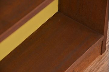 レトロ家具　昭和レトロ　シンプルなペイント薄型飾り棚(1)(本棚)