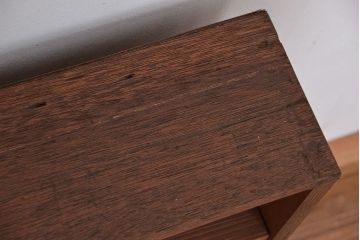 レトロ家具　昭和レトロ　シンプルなペイント薄型飾り棚(3)(本棚)