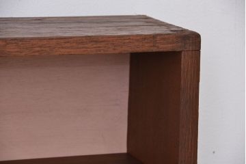 レトロ家具　昭和レトロ　シンプルなペイント薄型飾り棚(3)(本棚)