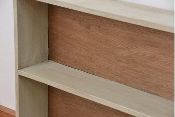 レトロ家具　昭和レトロ　シンプルなペイント薄型飾り棚(4)(本棚)