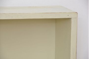 レトロ家具　昭和レトロ　シンプルなペイント薄型飾り棚(6)(本棚)