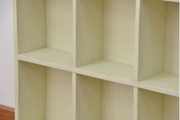 レトロ家具　昭和レトロ　シンプルなペイント薄型飾り棚(6)(本棚)