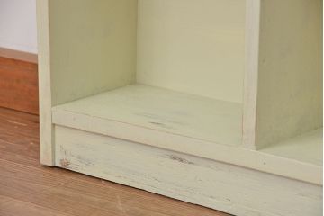 レトロ家具　昭和レトロ　シンプルなペイント薄型飾り棚(6)(本棚)