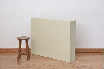 レトロ家具　昭和レトロ　シンプルなペイント薄型飾り棚(6)(本棚)